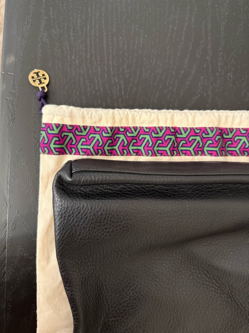 Tory Burch Black Pebbled Leather Shoulder Bag with Gold Chain - Picture 6 of 14